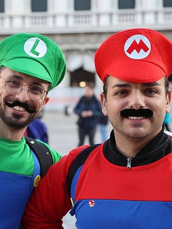 Gorra de personaje de dibujos animados Super Mario de Asmodee, diseño de logotipo impreso icónico, tela suave y transpirable, estructura de ala estable, accesorio de vestuario elegante para eventos de celebración, accesorios fotográficos y uso casual