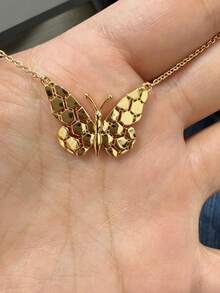 1pc Small Smooth Copper Plated Gold Honeycomb Pattern 3D Dancing Butterfly Necklace, Minimalist Elegant Women's Collarbone Chain, Suitable For Holidays, Parties, Dates, Gifts, Daily Wear - Gold - View 4