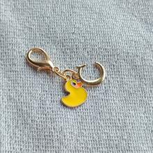 1pc 2-In-1 26 Letters + Pink/White Heart Lobster Clasp, Exquisite Cute Pink Small Heart Keychain/A-Z 26 Letters Keychain/Suitable For Bags, Wallets And Other Decorative Charms - Rubber Duck - View 10