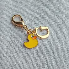 1pc 2-In-1 26 Letters + Pink/White Heart Lobster Clasp, Exquisite Cute Pink Small Heart Keychain/A-Z 26 Letters Keychain/Suitable For Bags, Wallets And Other Decorative Charms - Rubber Duck - View 20