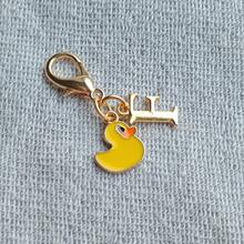 1pc 2-In-1 26 Letters + Pink/White Heart Lobster Clasp, Exquisite Cute Pink Small Heart Keychain/A-Z 26 Letters Keychain/Suitable For Bags, Wallets And Other Decorative Charms - Rubber Duck - View 16
