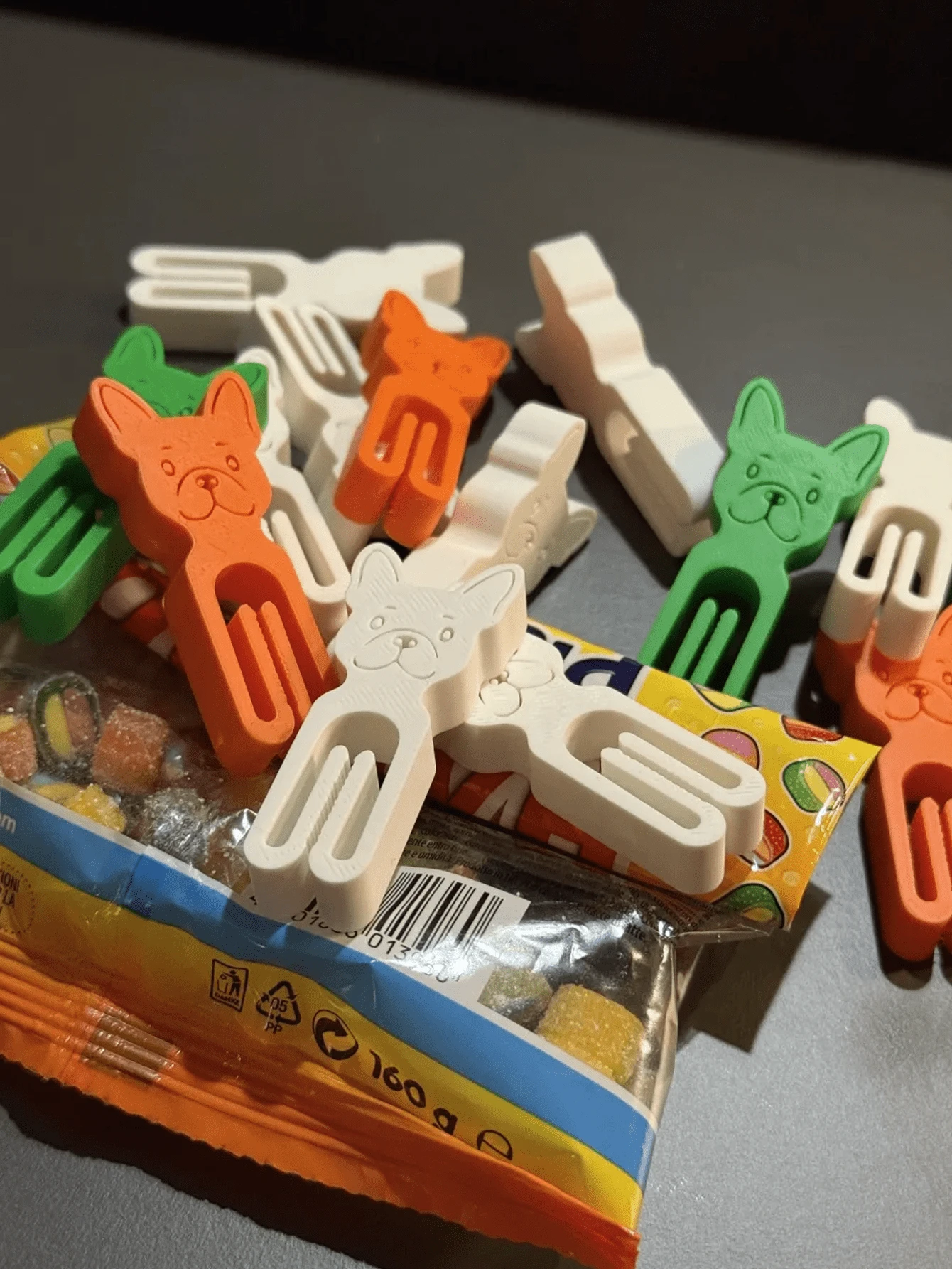 5pcs Sealing Clips, Cute Cartoon Dog Reusable Snack Bag Clips, 3D Printed Kitchen Potato Chip Bag Sealing Clips, Multi-Functional Home Food Storage Organizer Clips, Novelty Cute Home Gadgets, Novelty French Bulldog Shaped Bag Clips, Reusable Snack Potato Chip Bag Sealing Clips, 3D Printed Cute Cartoon Animal Sealing Clips, Practical Kitchen Tools To Keep Tea, Snacks, Seasoning Bags Fresh, Fun Creative Small Gifts, Suitable For Home Use, Creative French Bulldog Puppy Sealing Clips 3D Printed Cartoon Snack Sealing Clips Home Food Preservation Moisture-Proof Sealing Potato Chips - Multicolor - View 1