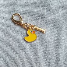 1pc 2-In-1 26 Letters + Pink/White Heart Lobster Clasp, Exquisite Cute Pink Small Heart Keychain/A-Z 26 Letters Keychain/Suitable For Bags, Wallets And Other Decorative Charms - Rubber Duck - View 32