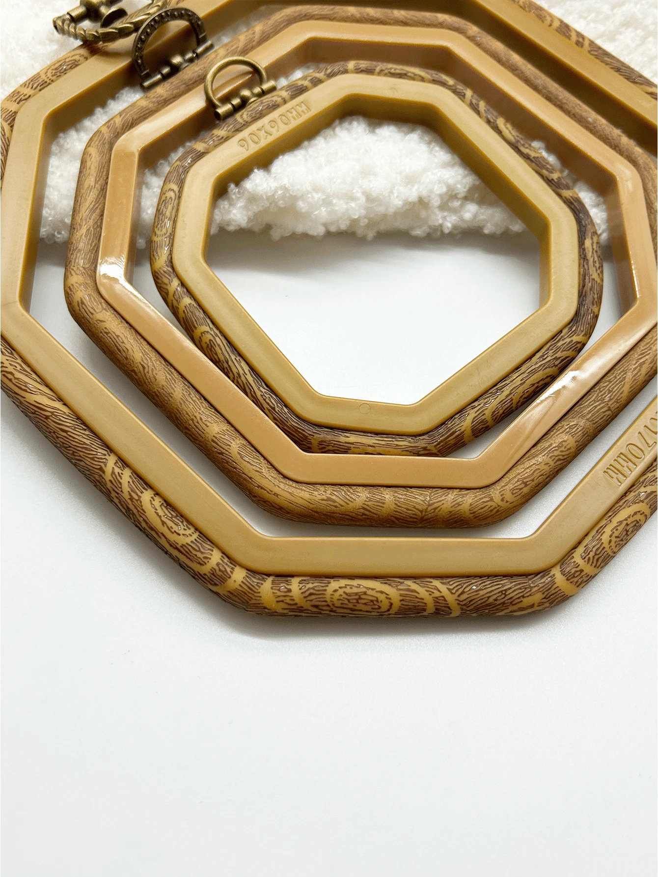 Octagonal Vintage Wood Grain Embroidery Hoop With Hanging Ring, 3 Sizes Available: 9/12.8/17cm, Suitable For Cross Stitch, Velvet Embroidery And Various Handmade Embroidery - Antique Octagonal - View 1