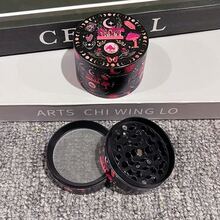新款卡通風格研磨器－輕巧旅行研磨裝置，適合女性與男性作為生日/情人節禮物，旅行配件，趣味美學風格，耐用構造，絕佳禮物選擇 - 查看 2