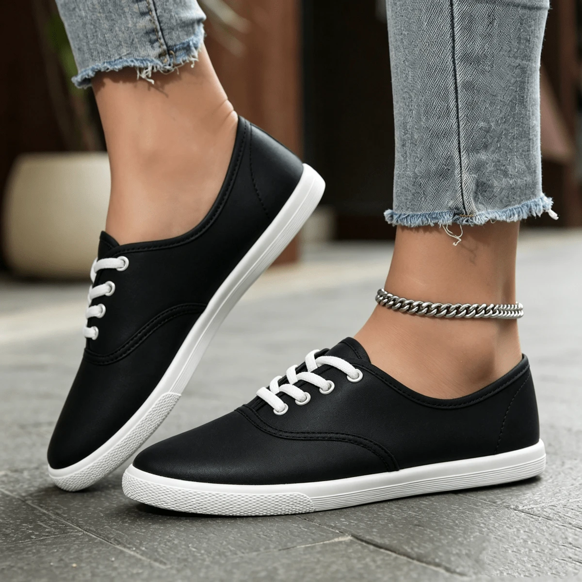 Sepatu Tenis Putih Unisex, Sepatu Olahraga Kasual, Mudah Dibersihkan, Lembut dan Mudah Dipadukan - Hitam dan Putih - View 1