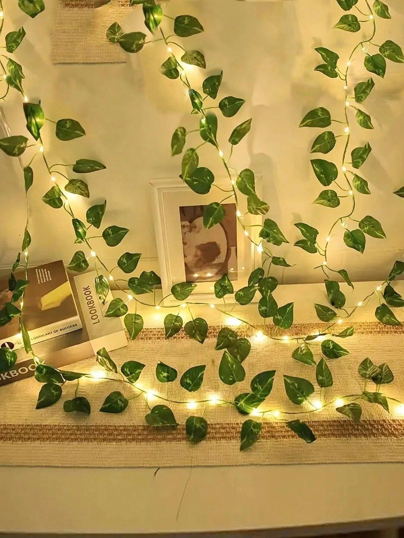 1pc LED Green Leaf String Lights, Artificial Ivy Fairy Lights, Green Leaf Design, Battery Operated, Suitable For Indoor/Outdoor Wall Decoration, Party, Christmas And Holiday Atmosphere Creation, Holiday Lighting, Holiday Decoration, Atmosphere Lighting, Durable Hanging Lights, Home Decor, Party Arrangement, Warm Atmosphere Accent