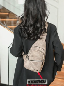 This Fashionable And Classic Multi-Functional Solid Color Retro PU Waterproof Multi-Layer Crossbody Bag Features Side Pocket Design And Multiple Zipper Pockets. The Rhombic Pattern Shoulder Strap Makes It Suitable For Travel And Shopping Occasions, And Can Also Be Used As A Chest Pack For Outdoor Sports. - Khaki - View 4