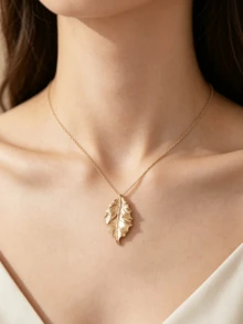 1pc Vintage Textured Oak Leaf Brass Pendant Necklace, Thanksgiving Harvest Theme Gold Stainless Steel Chain, Holiday Gift Atmosphere Clavicle Chain - SXL-155 - View 3