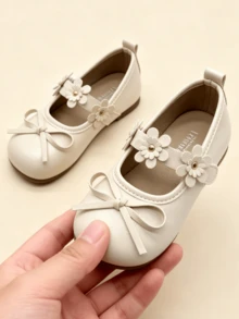 Girls' Flat Mary Jane Shoes With Bow Toe, 3D Flower & Metal Center Decor, Hook & Loop Strap, Round Toe, Soft Sole, Lightweight, Sweet Princess Style, Suitable For Daily Wear, Party, Banquet, All Seasons - Beige - View 4