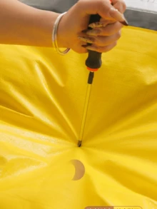 1 Tas Pindahan Ekstra Besar dengan Resleting. Sempurna untuk Pindahan, Perjalanan, dan Penyimpanan. Desain Persegi Panjang Kapasitas Besar Menghemat Ruang dan Dapat Menyimpan Pakaian, Perlengkapan Tidur, dan Barang-barang Rumah Tangga. Tahan Lama dan Mudah Dibawa. - MultiWarna - View 7
