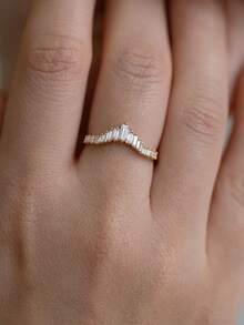 1pc 18K Gold Plated Crown V-Shape Rectangular Zirconia Ring, Elegant Claw Set Stackable Personalized Ring, Women Girls Daily Party Holiday Gift - Yellow Gold - View 2