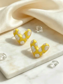 1 par de elegantes pendientes de botón con forma de corazón esmaltado, diseño único con motas blancas, pendientes de lujo ligeros, adecuados para mujeres, vacaciones, fiestas, uso diario - Blanco - Ver 5