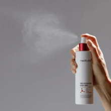 Medicube Red Clear Cica Body Mist 200ml – رذاذ الجسم بالسيكا، العناية اليومية بالجسم - معطر جسم - مشاهدة 2