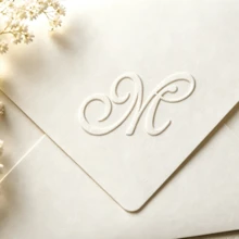 Sello de relieve personalizado con iniciales, sello de relieve personalizado para sobres de boda, sello de relieve de monograma de letra, sello de relieve para invitaciones, sello de relieve para servilletas - Dorado - Ver 9