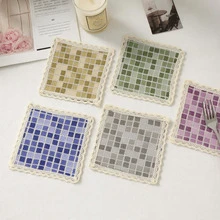 6入經典小格紋布製杯墊 10*10cm/3.9*3.94英吋 正方形 精緻蕾絲飾邊 適用廚房檯面 餐桌 咖啡吧 家居裝飾 新娘送禮會 下午茶派對 婚宴 室內書桌 - 土黃色 - 查看 5