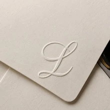 Sello de relieve personalizado con iniciales, sello de relieve personalizado para sobres de boda, sello de relieve de monograma de letra, sello de relieve para invitaciones, sello de relieve para servilletas - Dorado - Ver 10