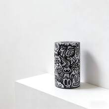 1pc Black & White Graffiti Pattern Odor-Proof Sealed Storage Box - Vacuum Sealed Locking Portable Plastic Storage Container With One-Touch Button, & - Similar To Odor-Proof Box, Discreet Lock, Suitable For Cigarettes, Travel Supplies - Double hole-white - View 5