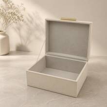 1 Set Faux Leather Stitched Large Capacity Jewelry Storage Box, Modern Home Jewelry Storage Box, Elegant Artificial Leather Storage Box, Room Decor Box, Modern Jewelry Storage Box With Gold Clasp, Suitable For Vanity And Home Decor - White - View 4