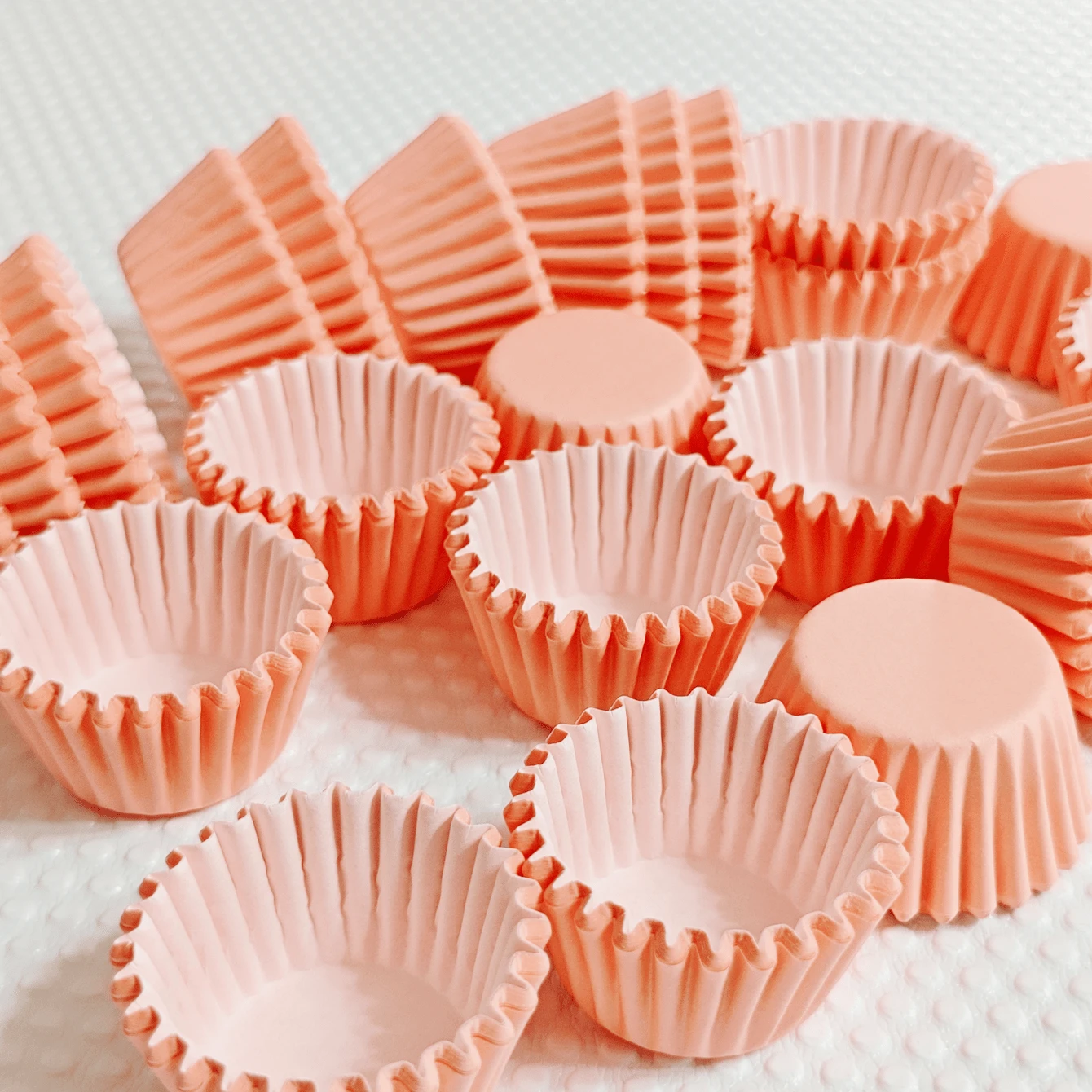 Pink Mini Cupcake Liners; Greaseproof Paper Muffin Liners; Disposable Mini Cupcake Cups; Suitable For Baking Paper Cups And Muffin Cups Packaging; Suitable For Cake And Candy Making; Suitable For Holidays, Weddings, Valentine's Day And Various Anniversaries.