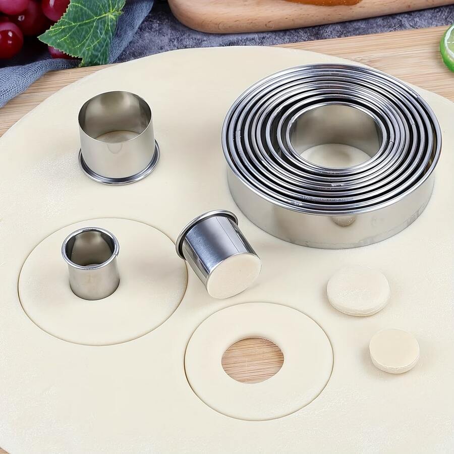 Set 11 Buah Cetakan Biskuit Bulat Bergelombang, Cincin Panggang Bulat Stainless Steel. Digunakan untuk Memotong Kue Pastri, Kue Kering, dan Adonan, Kue Mousse, dan Donat.