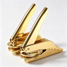 Sello de relieve personalizado con iniciales, sello de relieve personalizado para sobres de boda, sello de relieve de monograma de letra, sello de relieve para invitaciones, sello de relieve para servilletas - Dorado - Ver 4