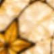 متعدد الألوان