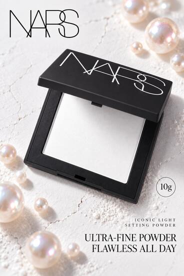 NARS White Foundation 10g: Hafif Yumuşak Odaklı Bitiş, İnce Öğütülmüş Pudra, Güçlü Tutuş, Günlük Rötuşlar İçin Uygun