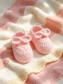 1 Pair Handmade Crochet Infant Booties With Bow, Knit Infant Shoes, Newborn Gift - Baby Pink - View 3