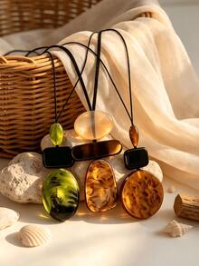 1pc Vintage Leaf Wooden Pendant Necklace, Minimalist Design Suits All, Random Packaging - Multicolor - View 6