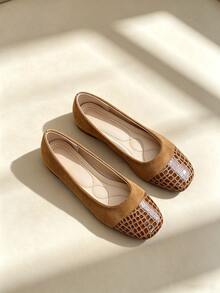 Women's Vintage Patchwork Textured Plaid Square Toe Flat Shoes - Brown - View 4