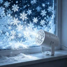 Lampu Proyektor Kepingan Salju Natal LED Terbaru 2026 | Ditenagai USB | Termasuk Stand | Lampu Proyektor Natal Dinamis, Lampu Proyektor Kepingan Salju Dinamis | Lampu Dekorasi Ruangan | Dekorasi Acara | Natal | Tahun Baru - Lampu proyeksi kepingan salju putih - View 3