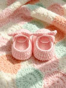 1 Pair Handmade Crochet Infant Booties With Bow, Knit Infant Shoes, Newborn Gift - Baby Pink - View 6