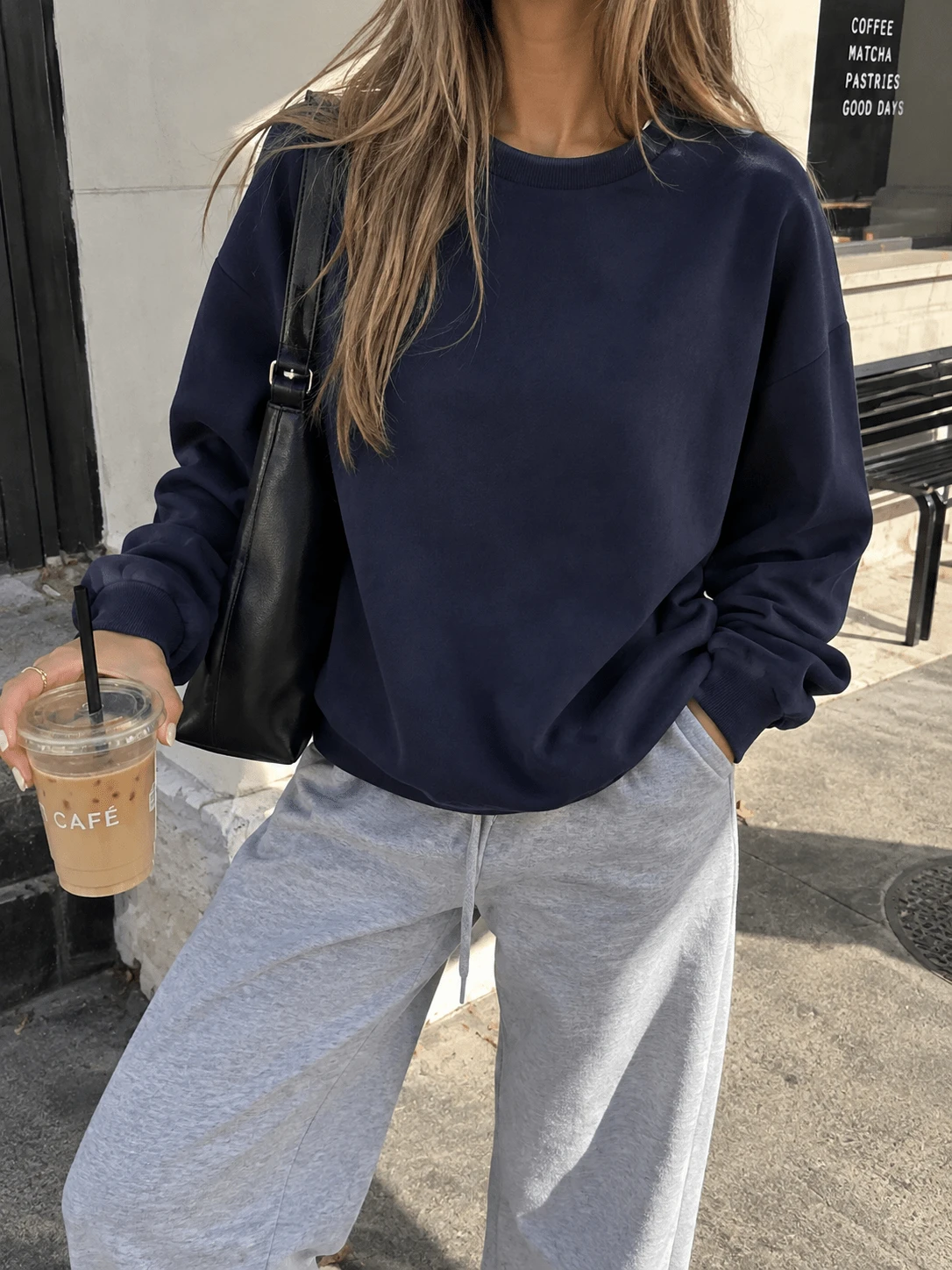 Women's Navy Blue Loose Crew Neck Sweatshirt, Solid Color Long Sleeve Comfortable Pullover, Autumn Women's Clothing, Winter Women's Clothing - Navy Blue - View 1