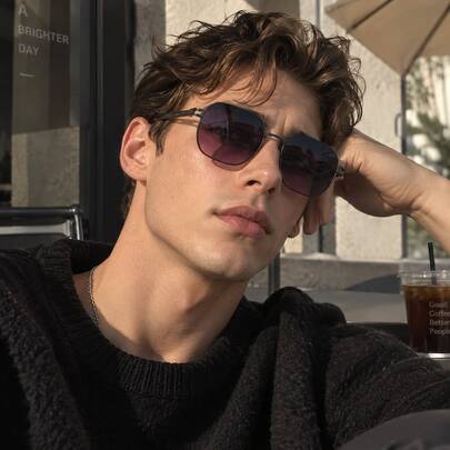 Men's Vintage Geometric Square Frame Gradient Fashion Glasses, Gold Metal Frame With Blue Gradient Lenses, Luxury High-End Fashion Eyewear, Suitable For Business Casual, Beach Vacation, Road Trip, Coffee Shop Street Photography, Dating Daily Wear, Men's Gift