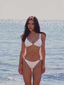 Women's Solid Color Ring Buckle Bikini Set. Wide Shoulder Straps With Square Neck Flatter The Shoulder And Neck Lines, Accented With Ring Buckles. - White - View 2
