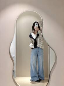 YEAE | Women's Light Blue Washed High Waist Wide Leg Jeans - Light Wash - View 2