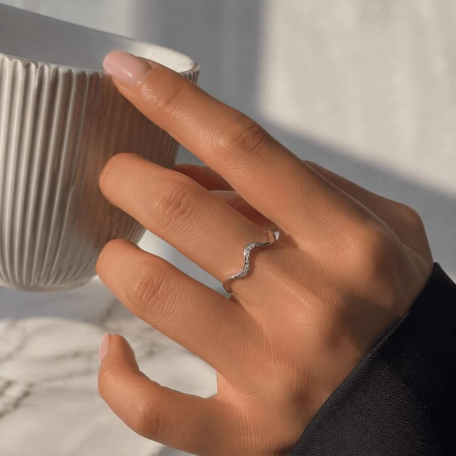 eTel LiKe Shining Wave Ring, Crystal Inlaid Curved S-Shaped Ring, Elegant Exquisite Fashion Jewelry, Minimalist Gift For Women And Girls