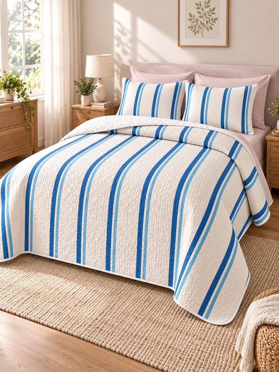 Set Sprei Quilted Motif Garis Ganda Biru Tua 3pcs (1 Sprei, 2 Sarung Bantal, Isian Bantal Tidak Termasuk) Nyaman dan Bernapas, Cocok untuk Semua Musim, Hadiah Liburan, Cocok untuk Hotel, Penginapan, Kamar Tidur, Sprei Ultra Lembut, Bernapas, dan Menyerap Kelembapan - MultiWarna - View 1