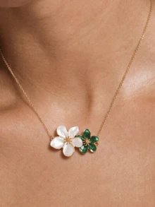 Vintage Enamel Floral Necklace, White & Green Dual Flower Pendant, Gold-Plated Delicate Chain Necklace, Women's Fashion Accessory - Multicolor - View 3