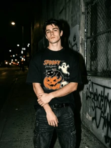 le y suave, ideal para el uso diario después de Halloween, perfecto para fiestas de Halloween, festivales de música y salidas por la calle en otoño. playera  estilo dosmilero y2k - Negro - Ver 1