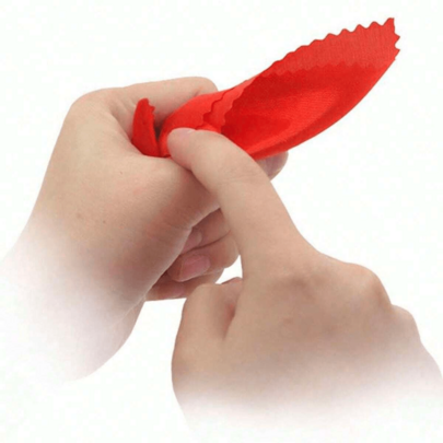 1 Set Magic Thumb Tip & Red Silk Scarf, Vanishing Silk Magic Trick, Realistic Fake Thumb Finger Sleeve, Disappearing Handkerchief Illusion, Close-Up Magic Props For Beginners, Stage & Street Magic, Party Favors, Halloween Gift, Christmas Gift