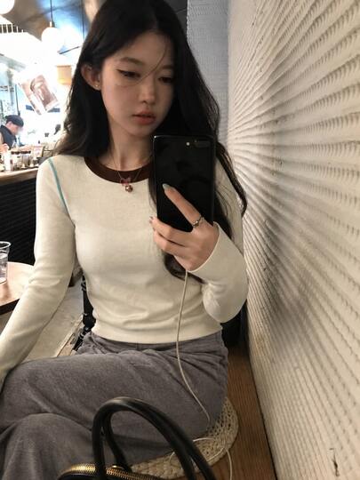 Sweater Wanita Lengan Panjang Leher Bulat Warna Cokelat Blok, Gaya Y2K, Estetika "Keinginan Murni" Kasual Elegan, Cocok untuk Musim Kembali ke Sekolah dan Gaya Remaja, Musim Gugur/Dingin