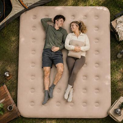 ERUIV Materasso gonfiabile letto da campeggio per 2-3 persone 203x152x22 cm, materasso gonfiabile letto per ospiti con superficie morbida vellutata, letto da viaggio per campeggio e casa, beige (con pompa manuale)