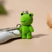 Gantungan Kunci Katak Hijau Berbulu Lucu, Hiasan Tas Kartun Tersenyum Minimalis, Hadiah Kecil yang Hangat untuk Teman, Gantungan Kunci Liontin Beruang Katak Berbulu Lembut, Suvenir Harian yang Menggemaskan, Cocok untuk Kolektor Aksesori Lucu - Hijau - View 4