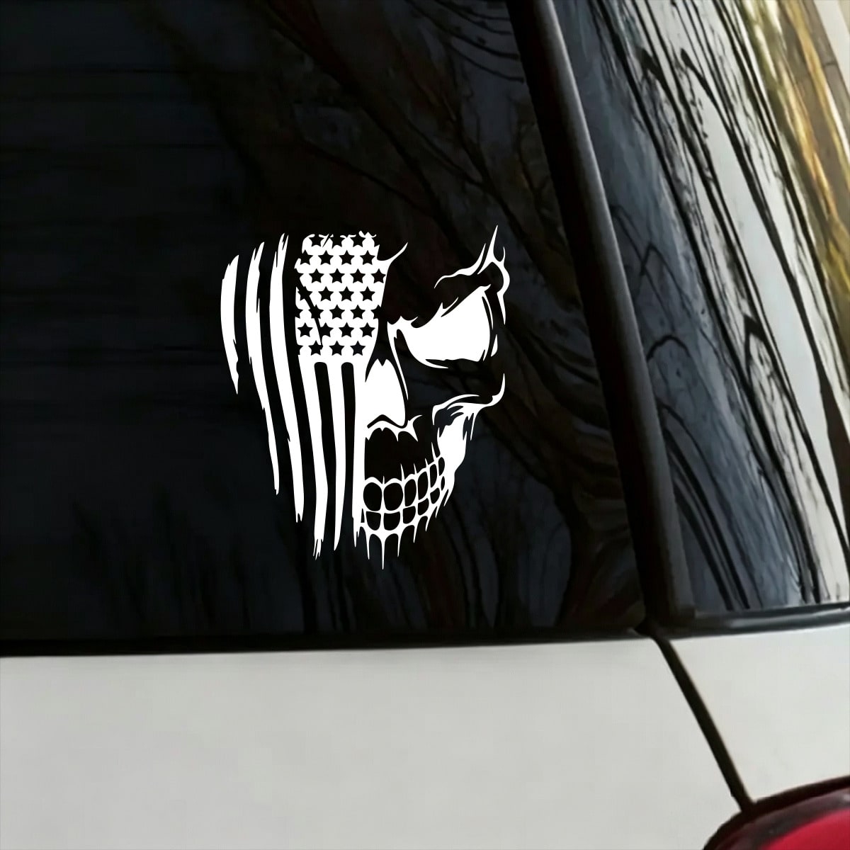 5 Inch American Flag & Skull Vinyl Car Sticker, Suitable For Car Side Windows, Pickup Truck Tailgate, Motorcycle Helmet, Backpack, Toolbox, Motorcycle, Truck - Especially For Veterans, Shooting/Tactical Gear Enthusiasts, Motorcycle Riders, Pickup/Off-Road