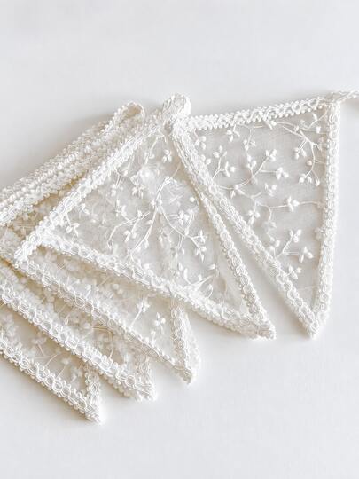 9.19ft Lace Triangle Bunting Banner, White Daisy Garland, Sweet Room Wall Hanging Banner, Bow Floral Ribbon, Spring Decoration, Room Lace Flag Banner, Wall Decor, Proposal, Bridal Shower, Birthday Celebration, Room Decoration, Wedding Supplies