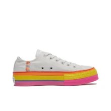 Sepatu Kanvas Converse Chuck Taylor All Star yang Nyaman dan Bergaya, Model Low-Top untuk Wanita - Putih - View 2