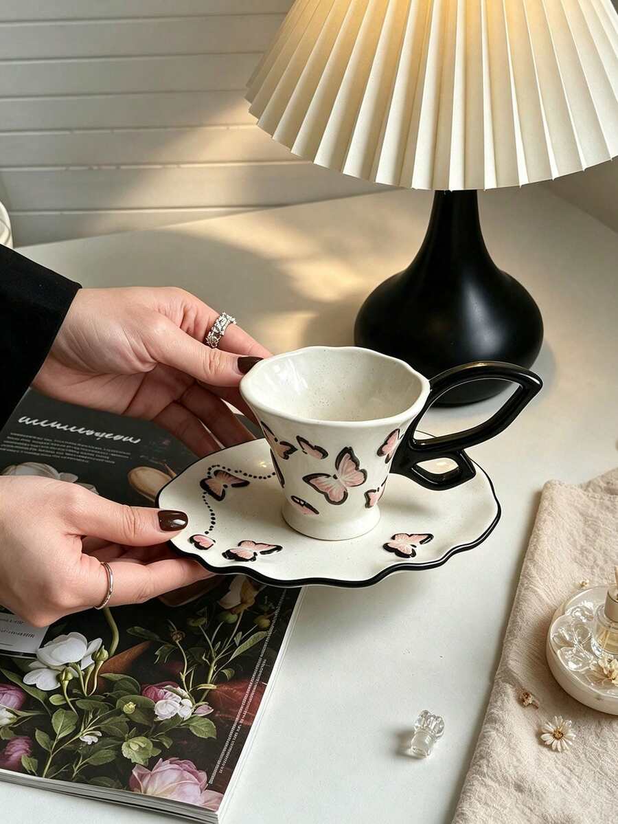 A Set Of 260ml Embossed Ceramic Coffee Cups And Saucers, Suitable For Use In The Microwave And Dishwasher; Ideal For Italian Espresso And Arabic Coffee. These Saudi-Style Coffee Cups Are Perfect For Afternoon Tea And Cafes, And Make An Ideal Gift. - Multicolor - View 1