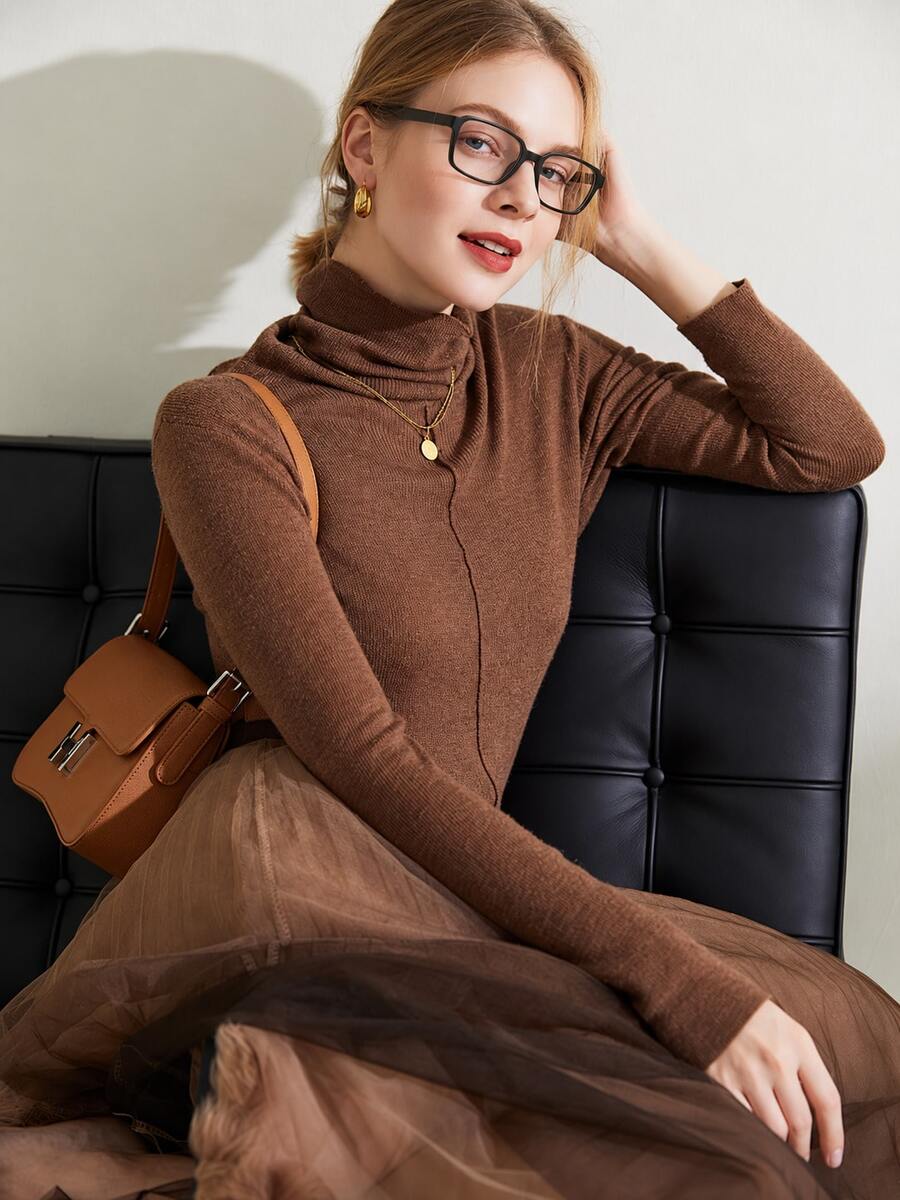 Blue Light Filtering Glasses, Modern Minimalist Design, Comes With Glasses Case; Can Reduce And Filter Blue Light Emitted From Screens, Perfect For Computer Users, Indoor Office And Short-Term Outdoor Use. - Glasses [Minimalist Modern Style] - View 1